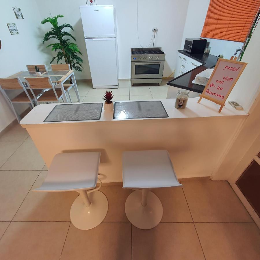 Barak Royal Suites 20 Garden Jacuzzi - ג'קוזי בחצר Ейлат Екстер'єр фото