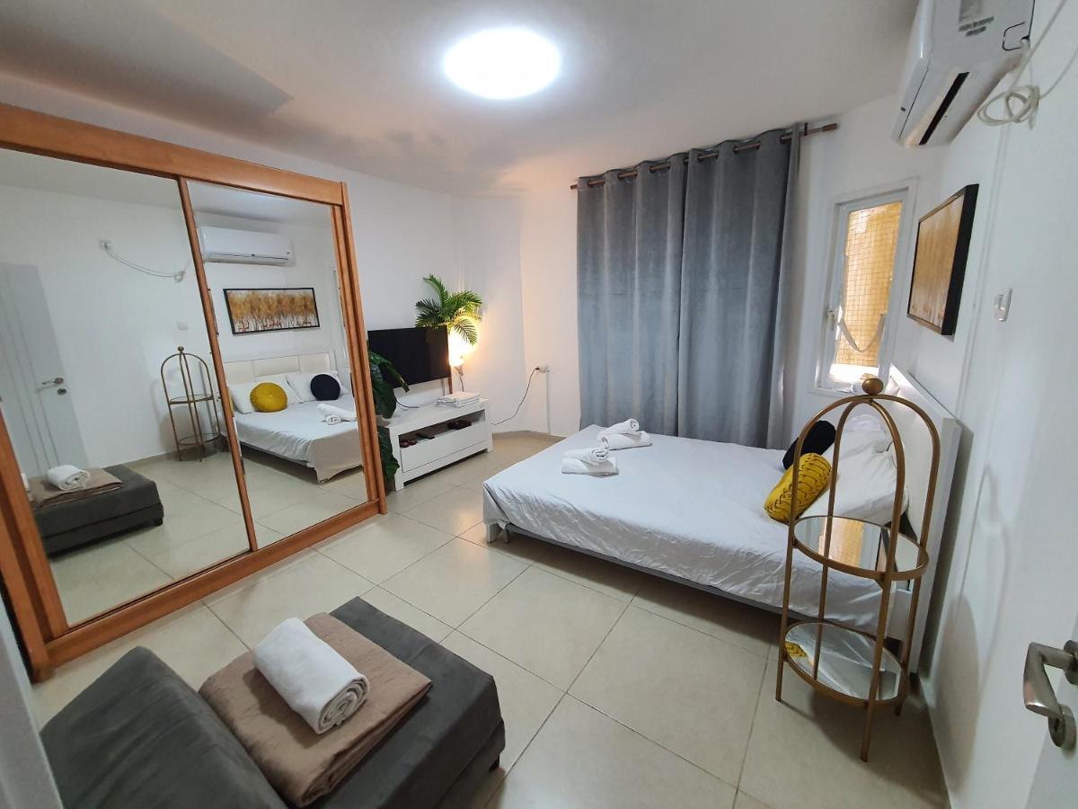 Barak Royal Suites 20 Garden Jacuzzi - ג'קוזי בחצר Ейлат Екстер'єр фото