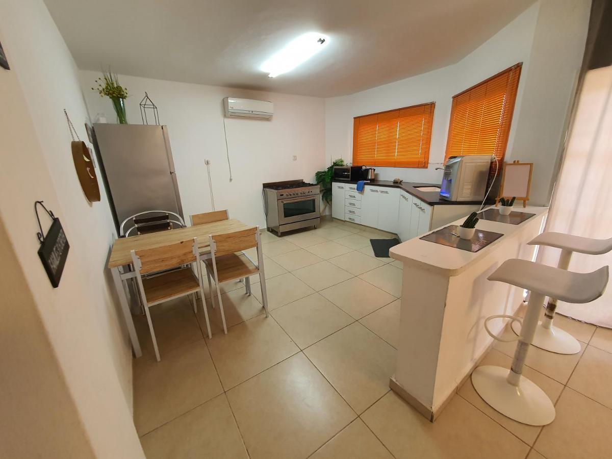 Barak Royal Suites 20 Garden Jacuzzi - ג'קוזי בחצר Ейлат Екстер'єр фото
