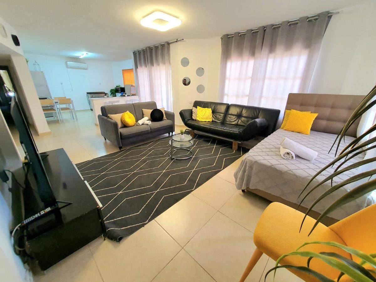 Barak Royal Suites 20 Garden Jacuzzi - ג'קוזי בחצר Ейлат Екстер'єр фото