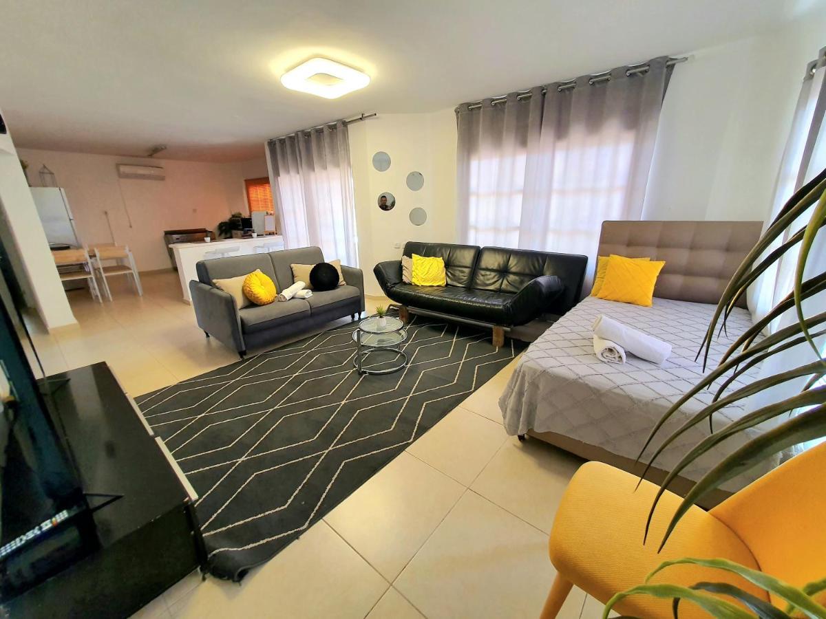 Barak Royal Suites 20 Garden Jacuzzi - ג'קוזי בחצר Ейлат Екстер'єр фото